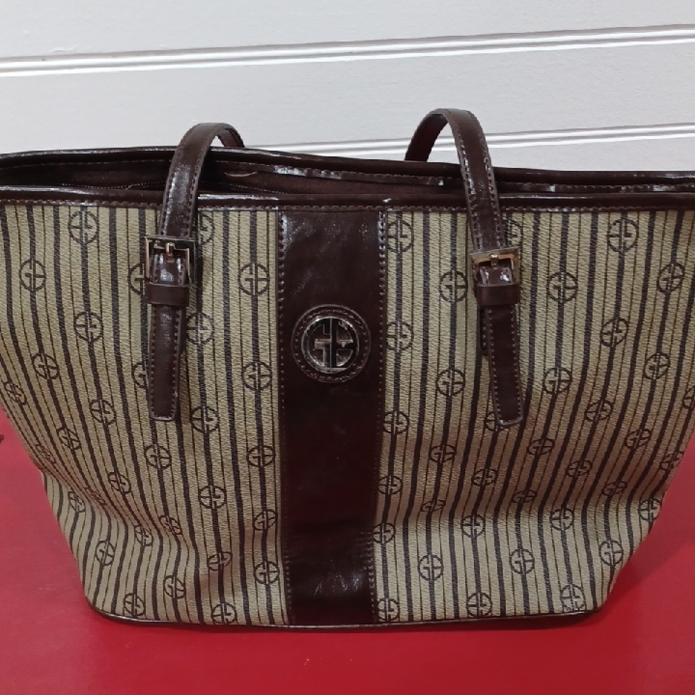 Giani Bernini Cream and Silver Handbag